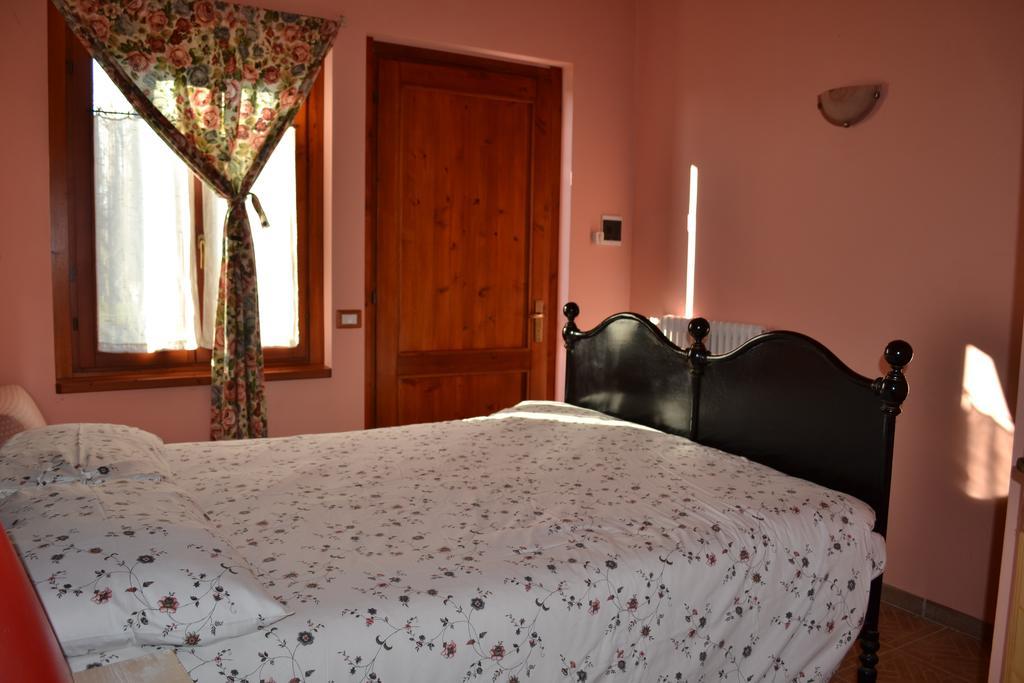 Villa Cascina Trapella à Terruggia Chambre photo